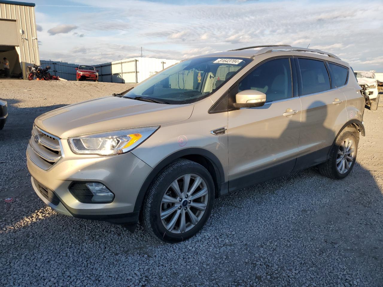 VIN 1FMCU9J95HUB25174 2017 FORD ESCAPE no.1