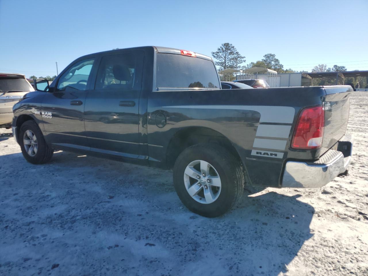 2016 RAM 1500 - Image 2