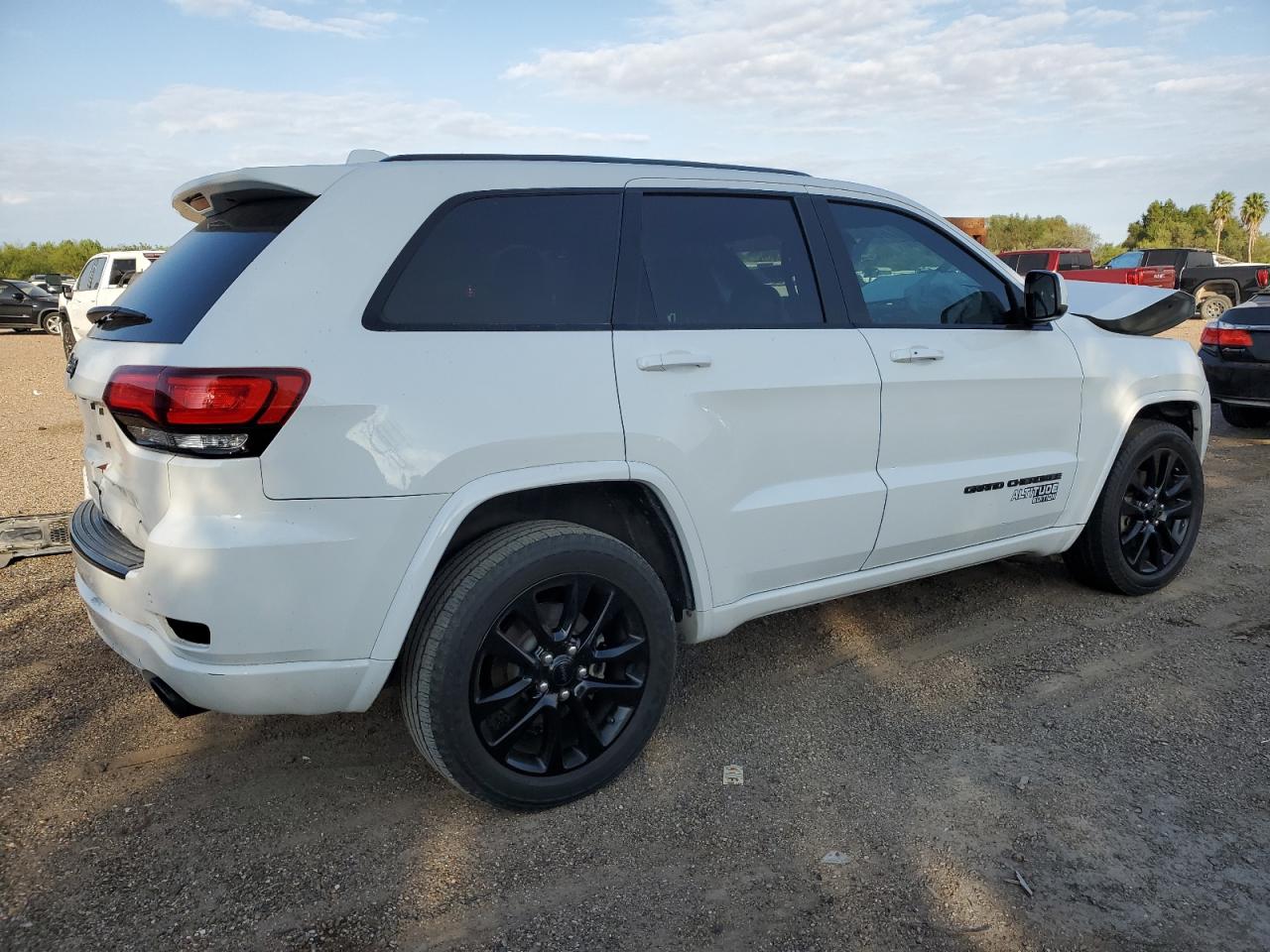 2018 Jeep Grand Cherokee - Image 3