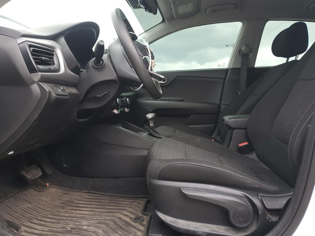 2021 Kia Rio - Image 7