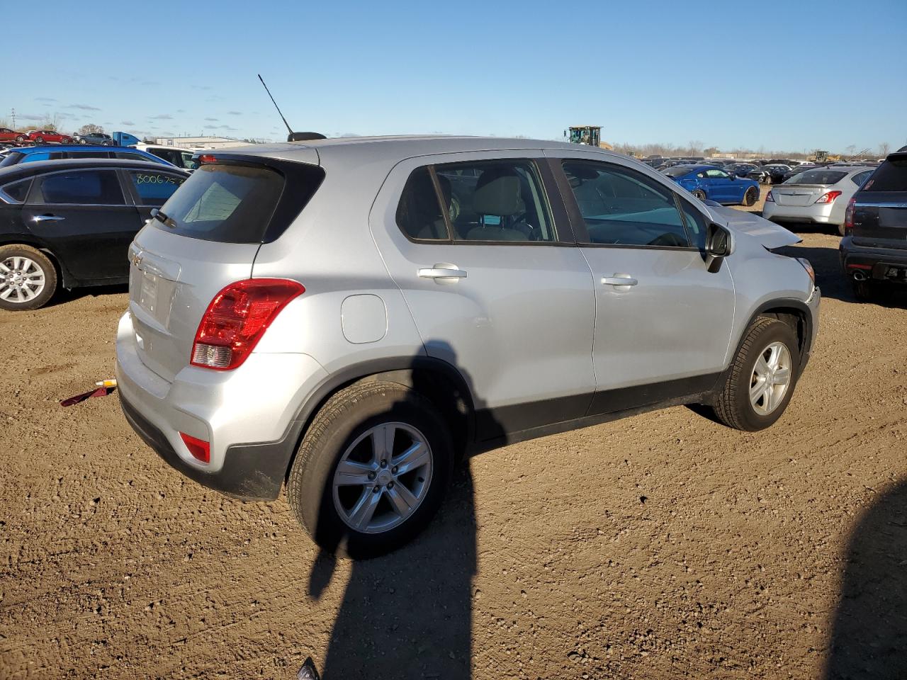 VIN KL7CJNSB6JB699823 2018 CHEVROLET TRAX no.3