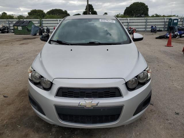  CHEVROLET SONIC 2015 Серебристый