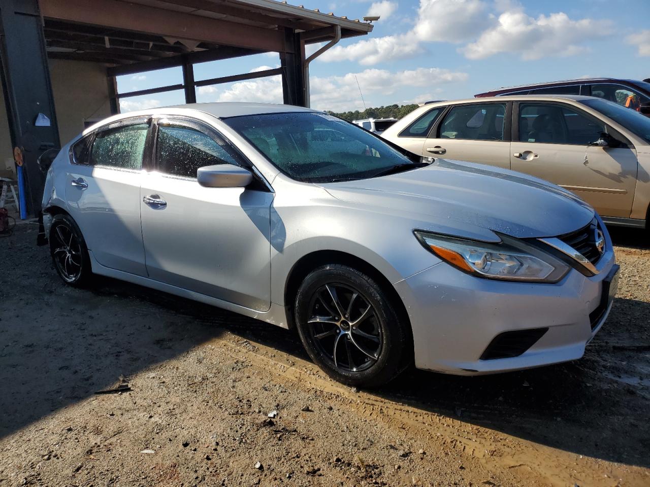 2016 Nissan Altima - Image 4