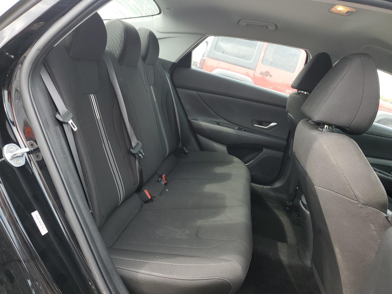 2023 Hyundai Elantra - Image 10