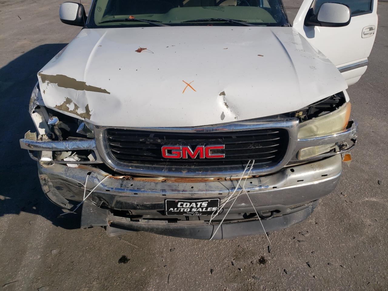 2005 GMC Yukon - Image 12