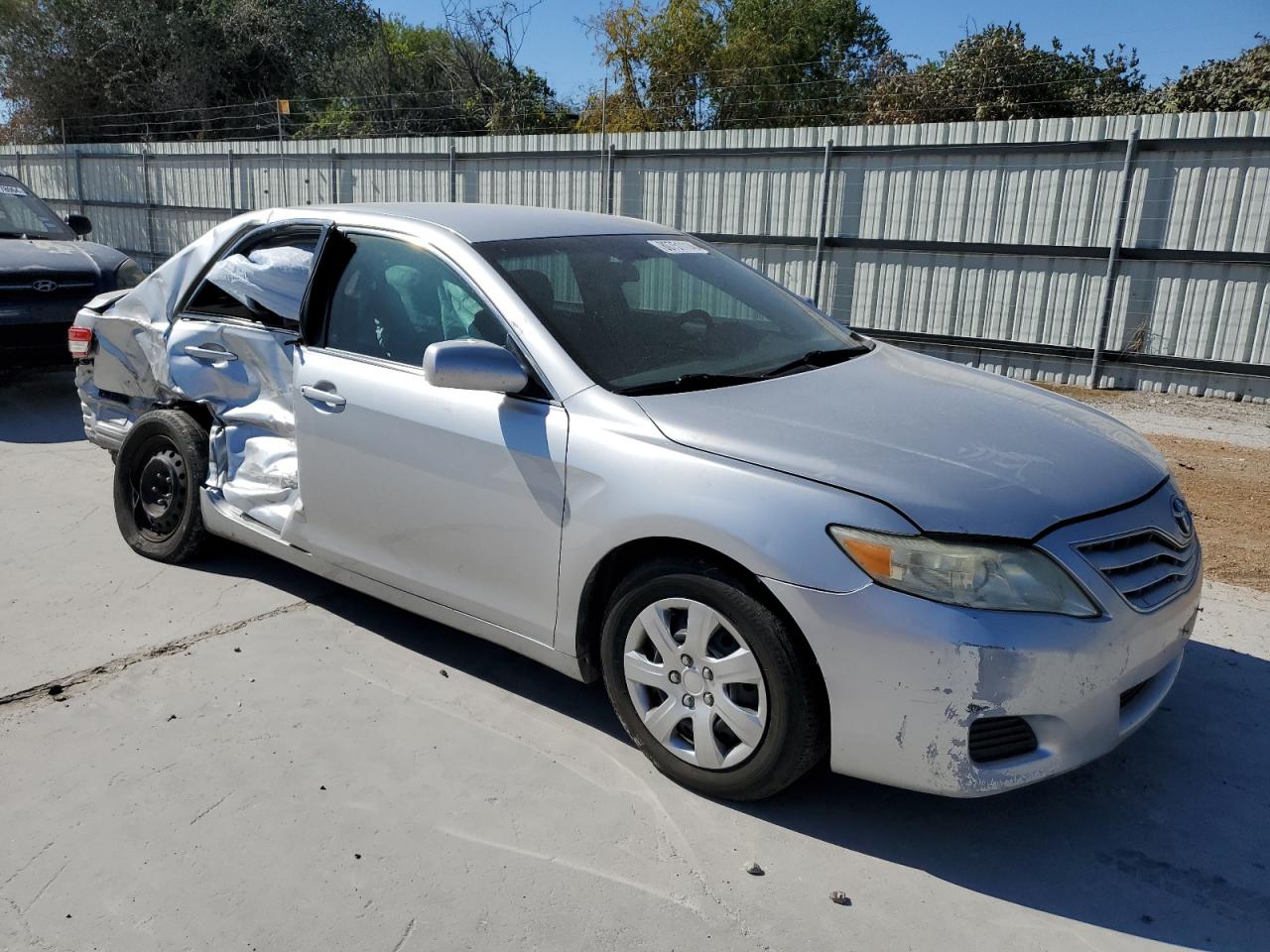 2010 Toyota Camry - Image 4