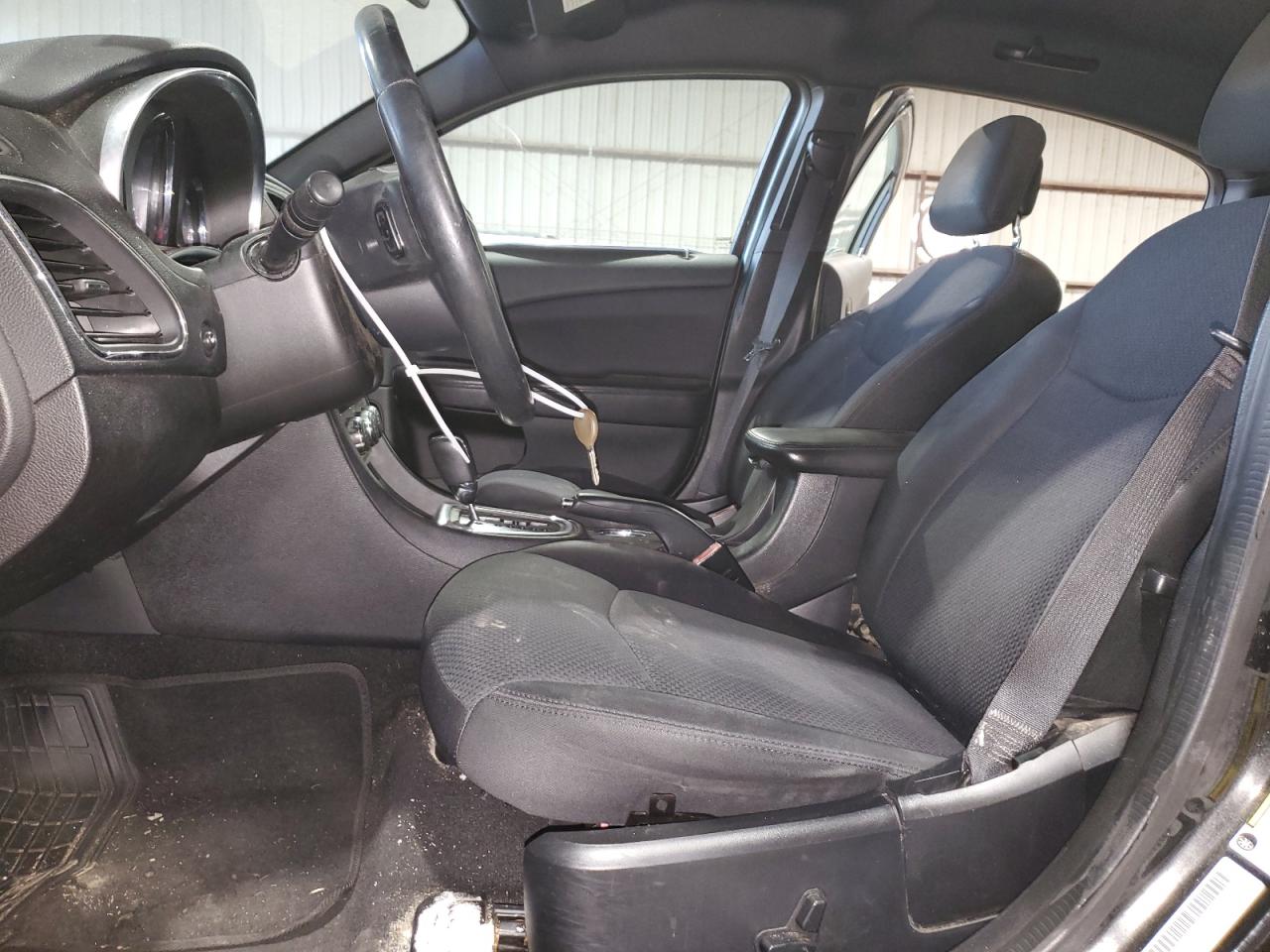 2014 Chrysler 200 - Image 7
