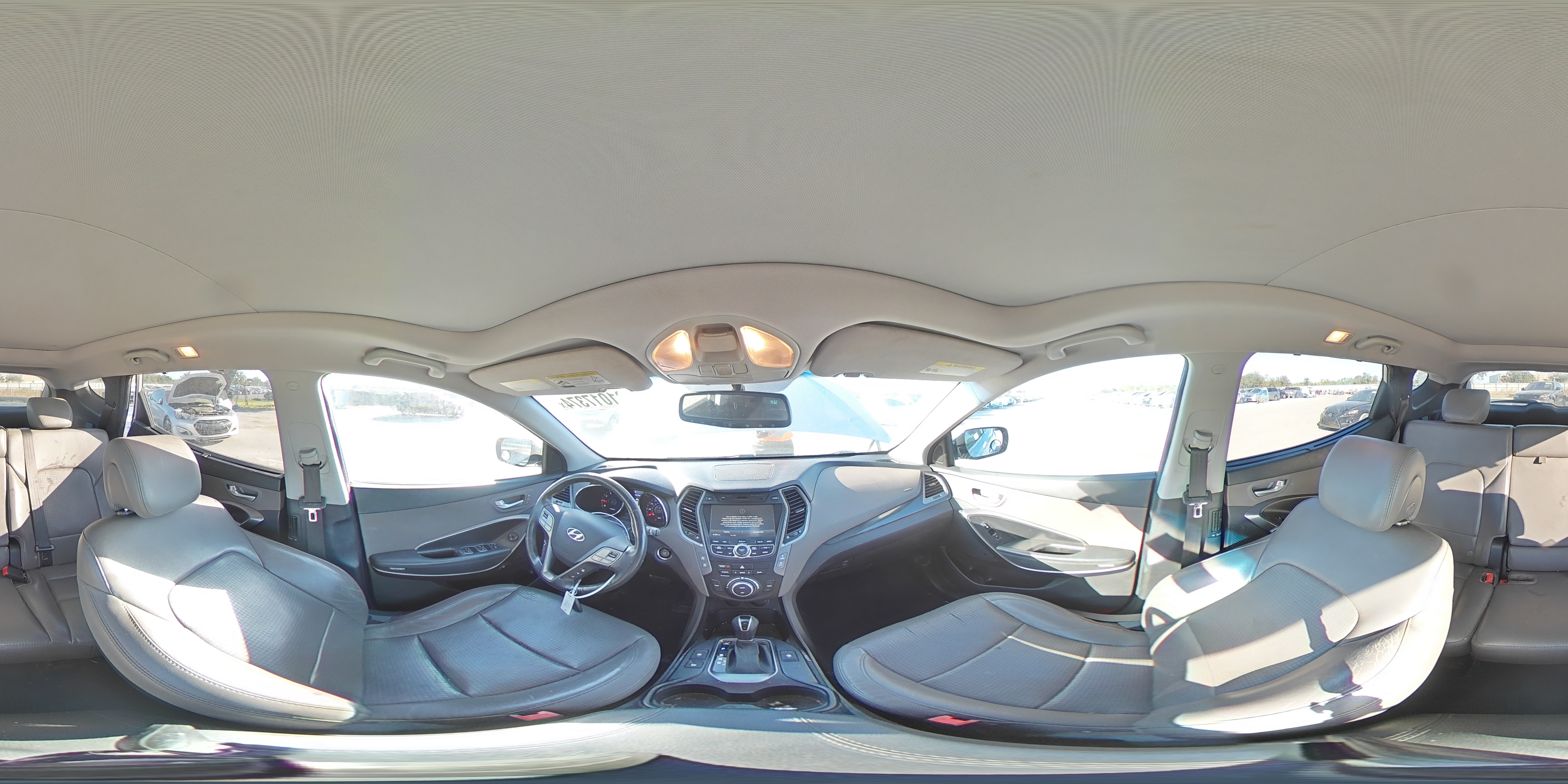 2014 Hyundai Santa Fe - Image 14