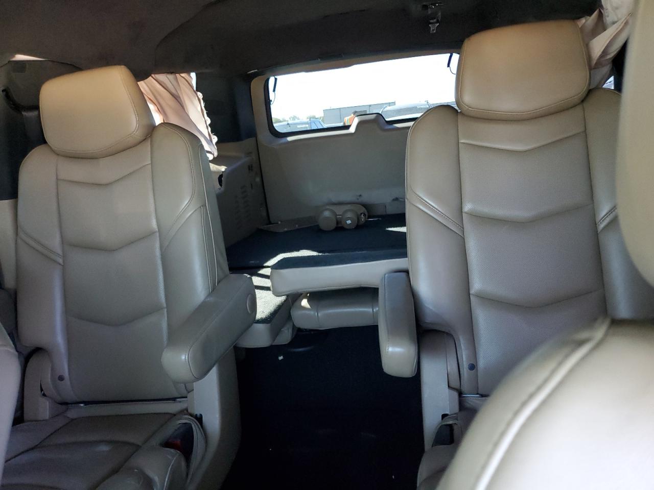 2018 Cadillac Escalade - Image 10