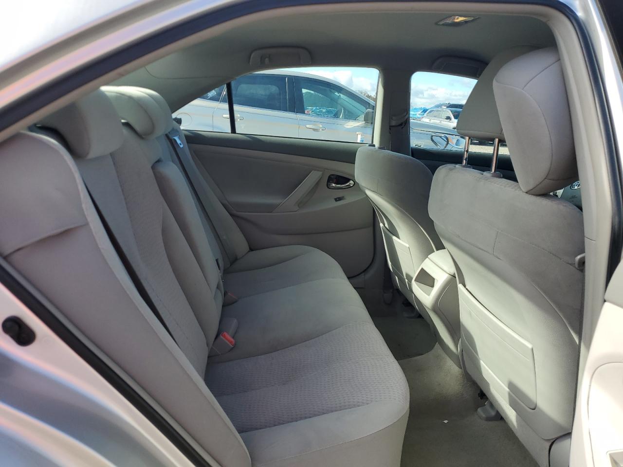 2011 Toyota Camry - Image 10