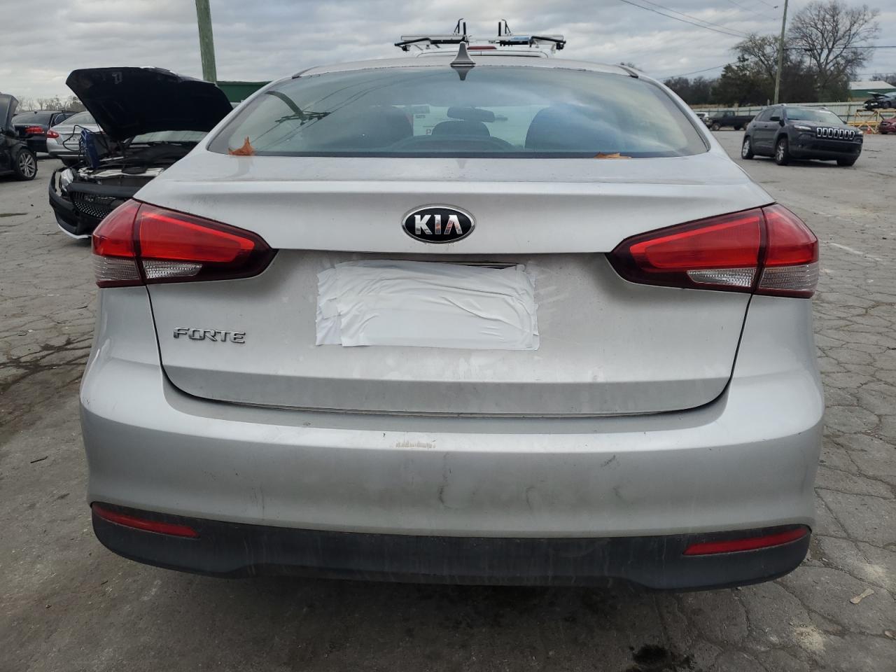 2018 Kia Forte Lx VIN: 3KPFK4A74JE165579 Lot: 79444334