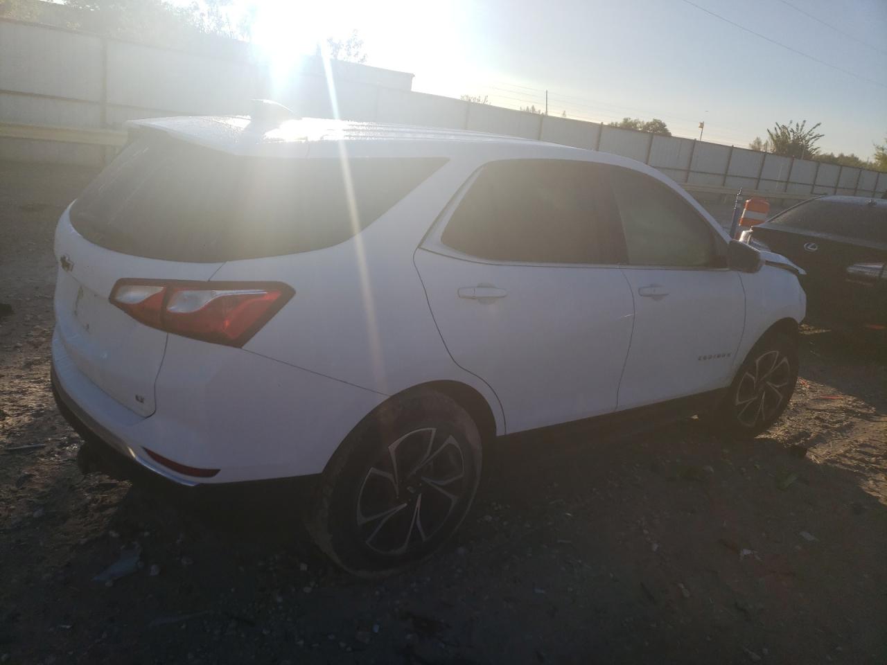 2020 Chevrolet Equinox - Image 3