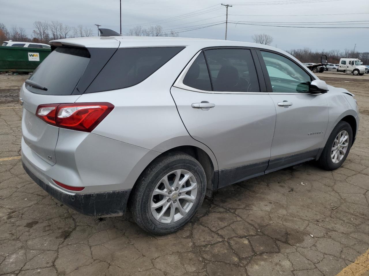 2021 Chevrolet Equinox - Image 3