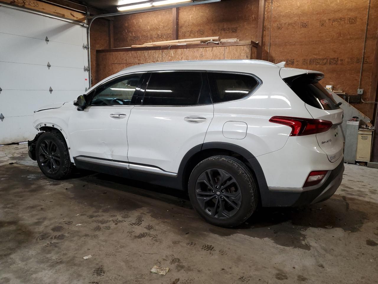 2020 Hyundai Santa Fe - Image 2