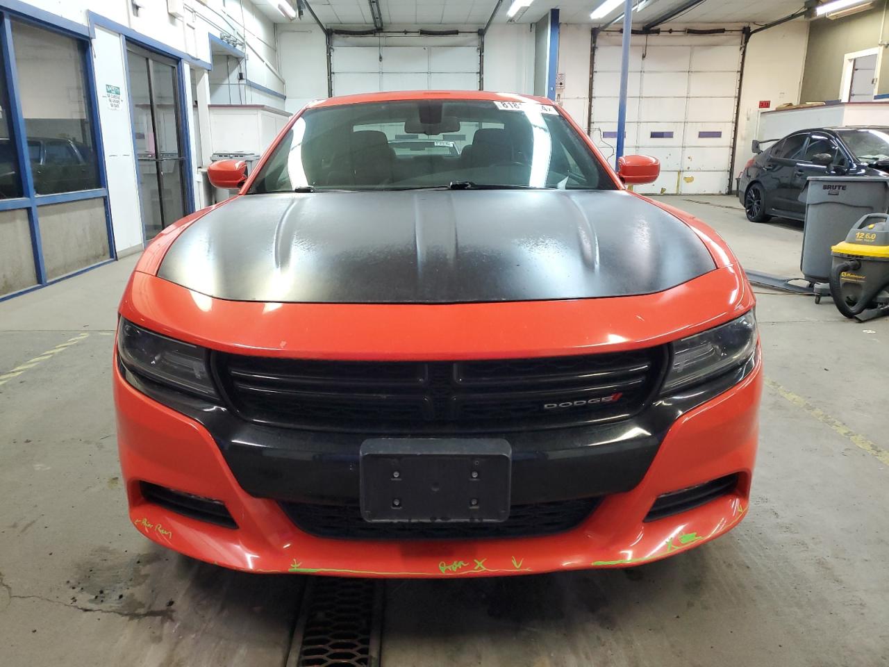 VIN 2C3CDXCT5HH563086 2017 DODGE CHARGER no.5