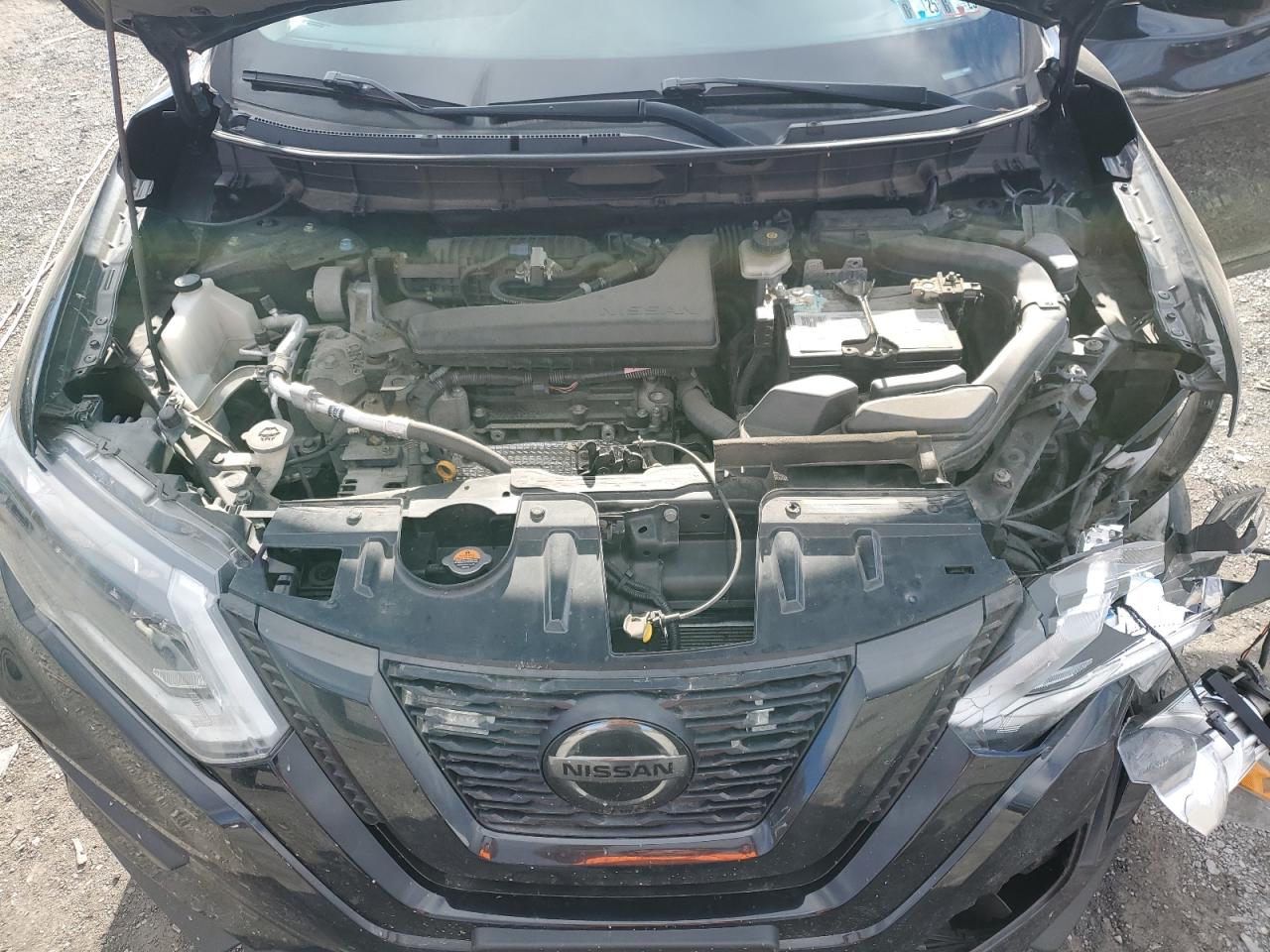 2018 Nissan Rogue - Image 11