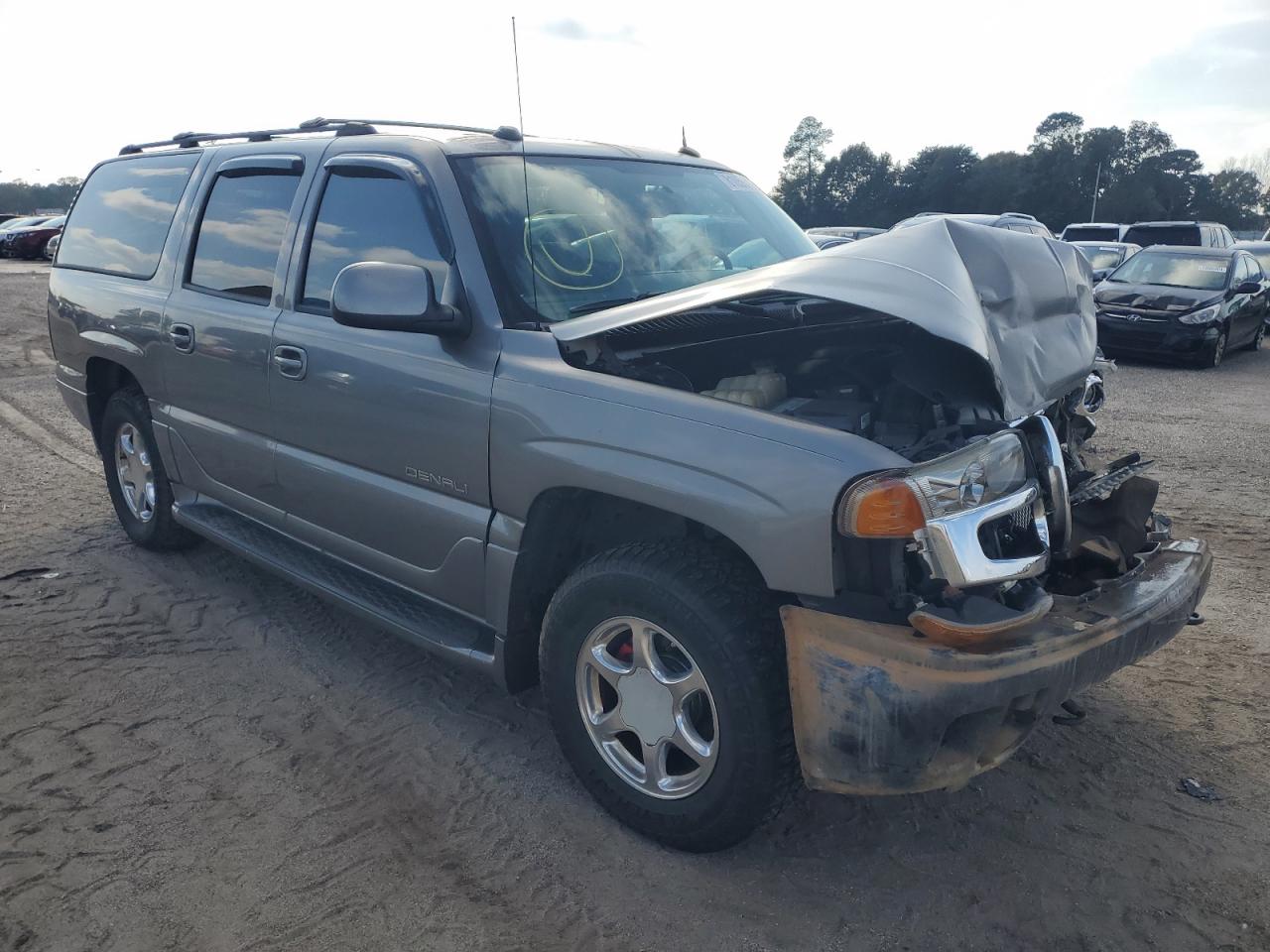 2005 GMC Yukon - Image 4