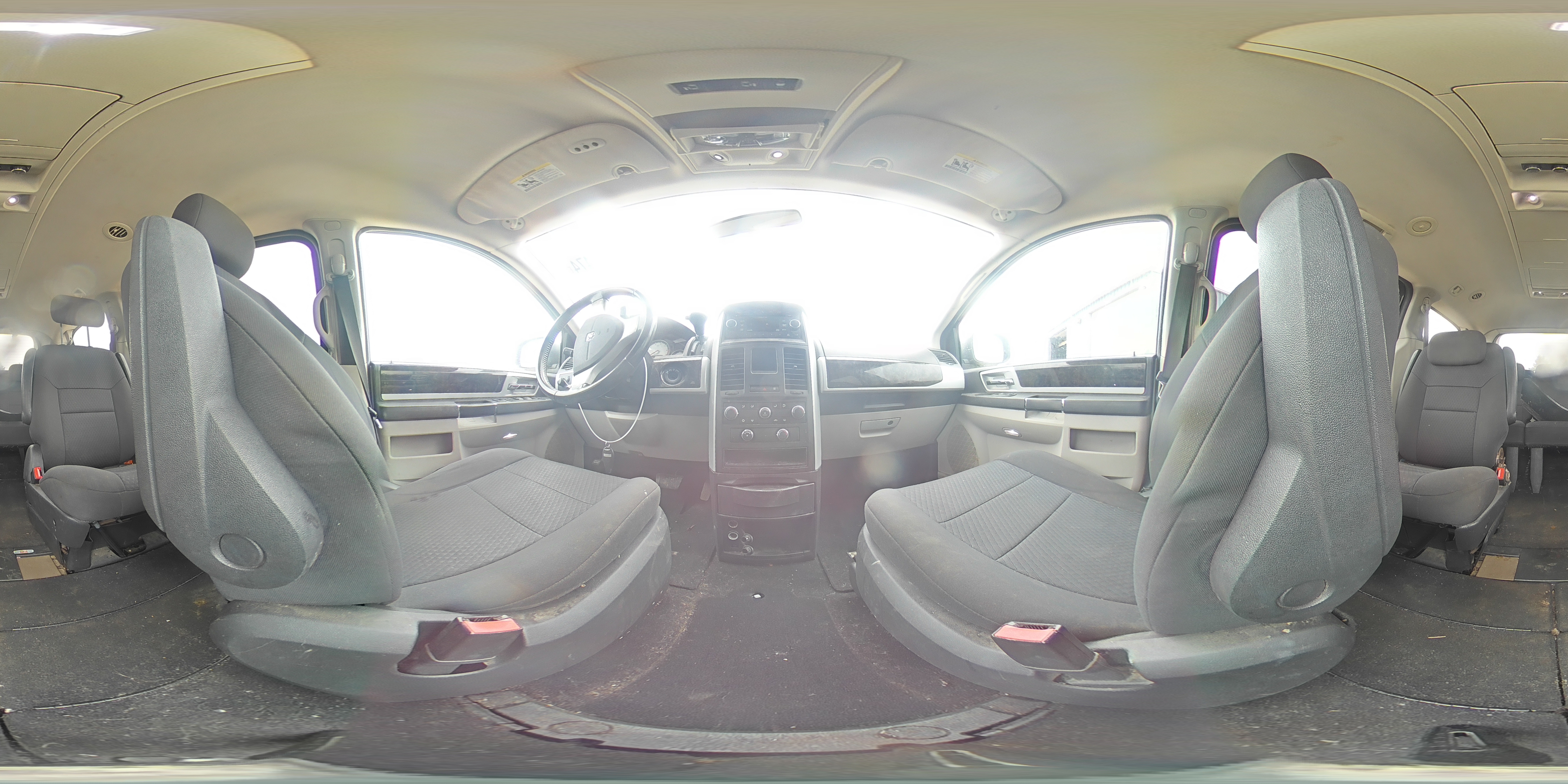 2010 Dodge Caravan - Image 14