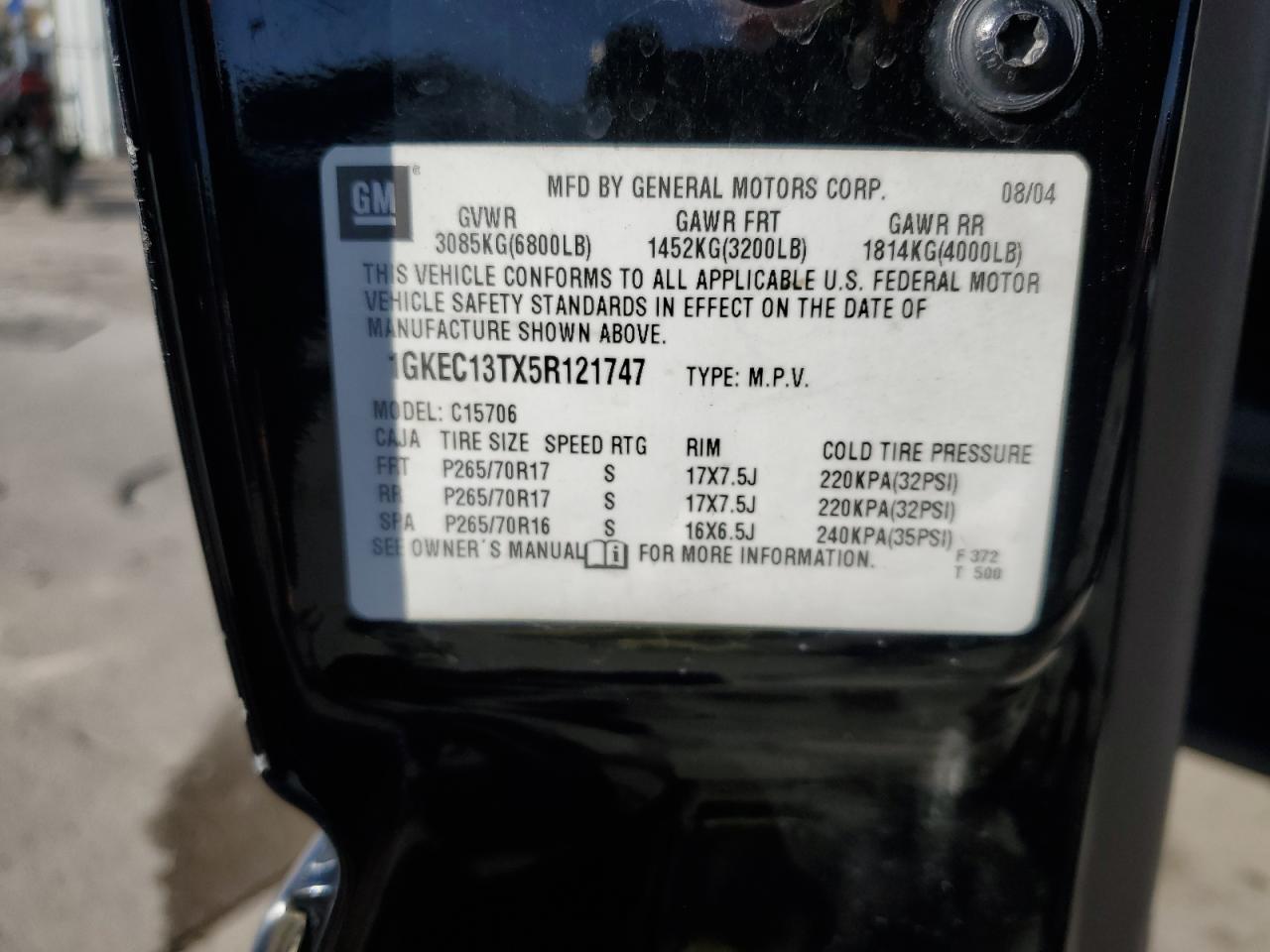 2005 GMC Yukon - Image 13