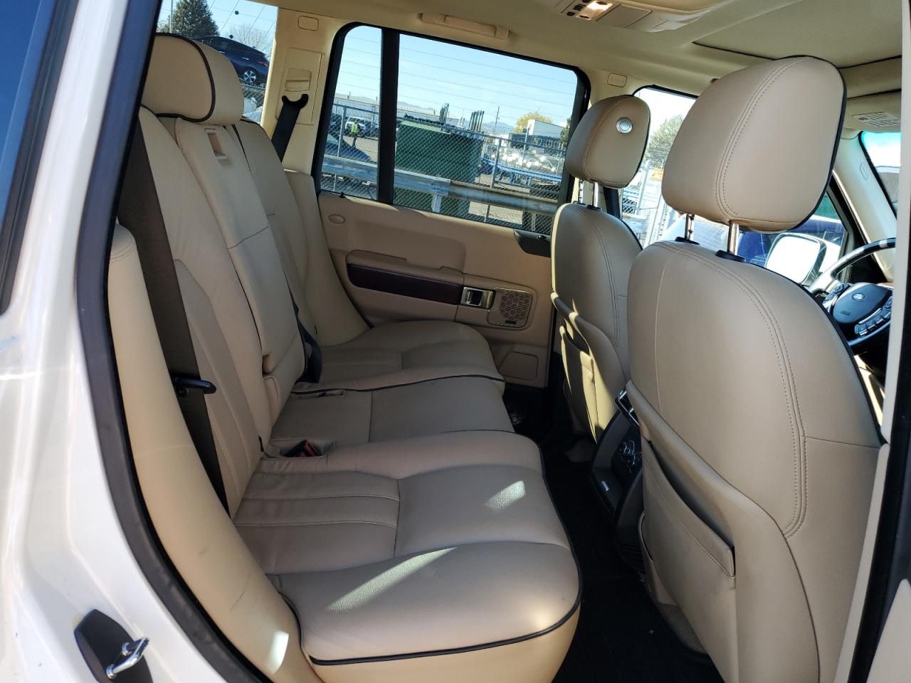 2011 Land Rover Range Rover - Image 10