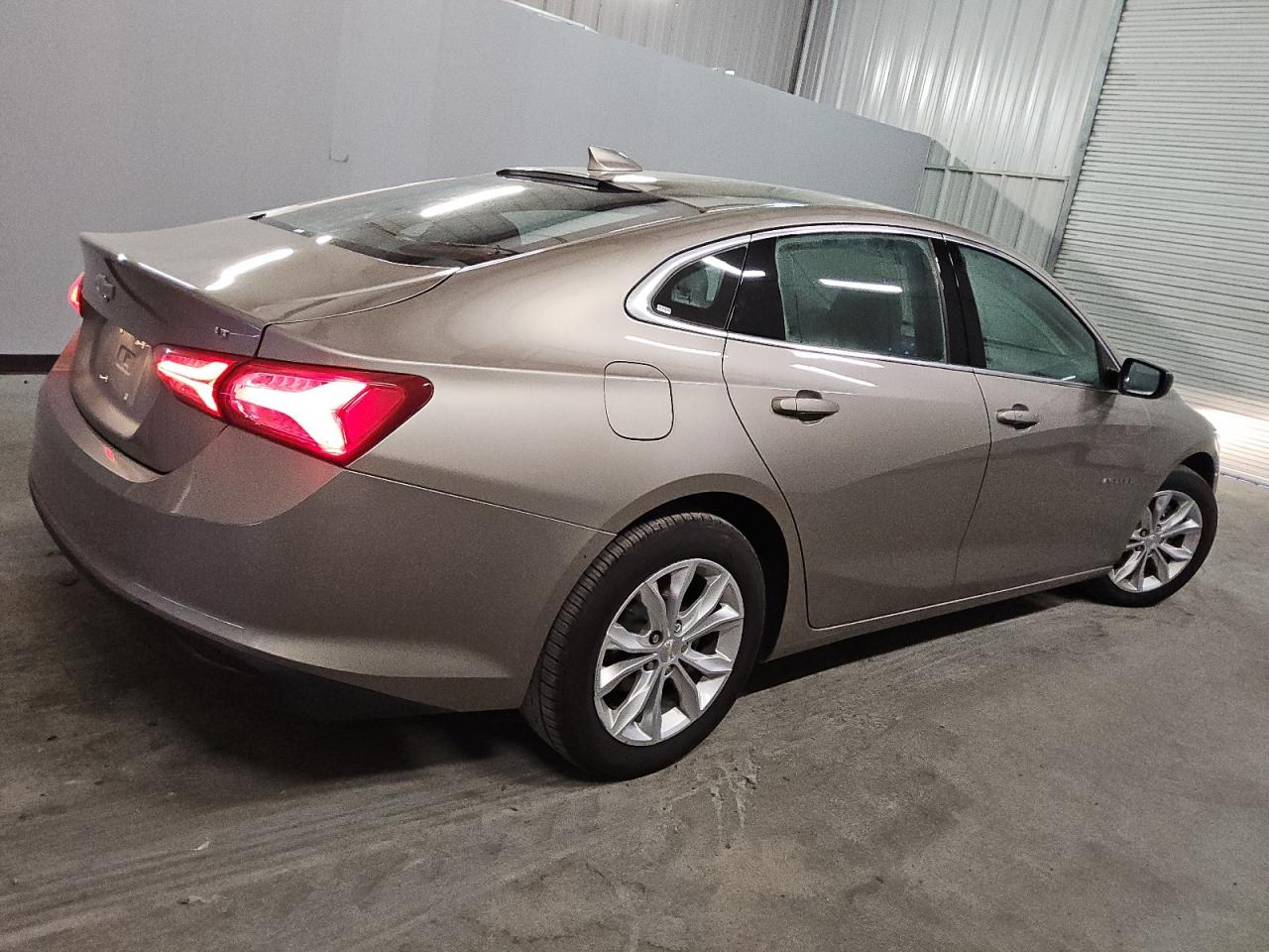 2022 Chevrolet Malibu - Image 3