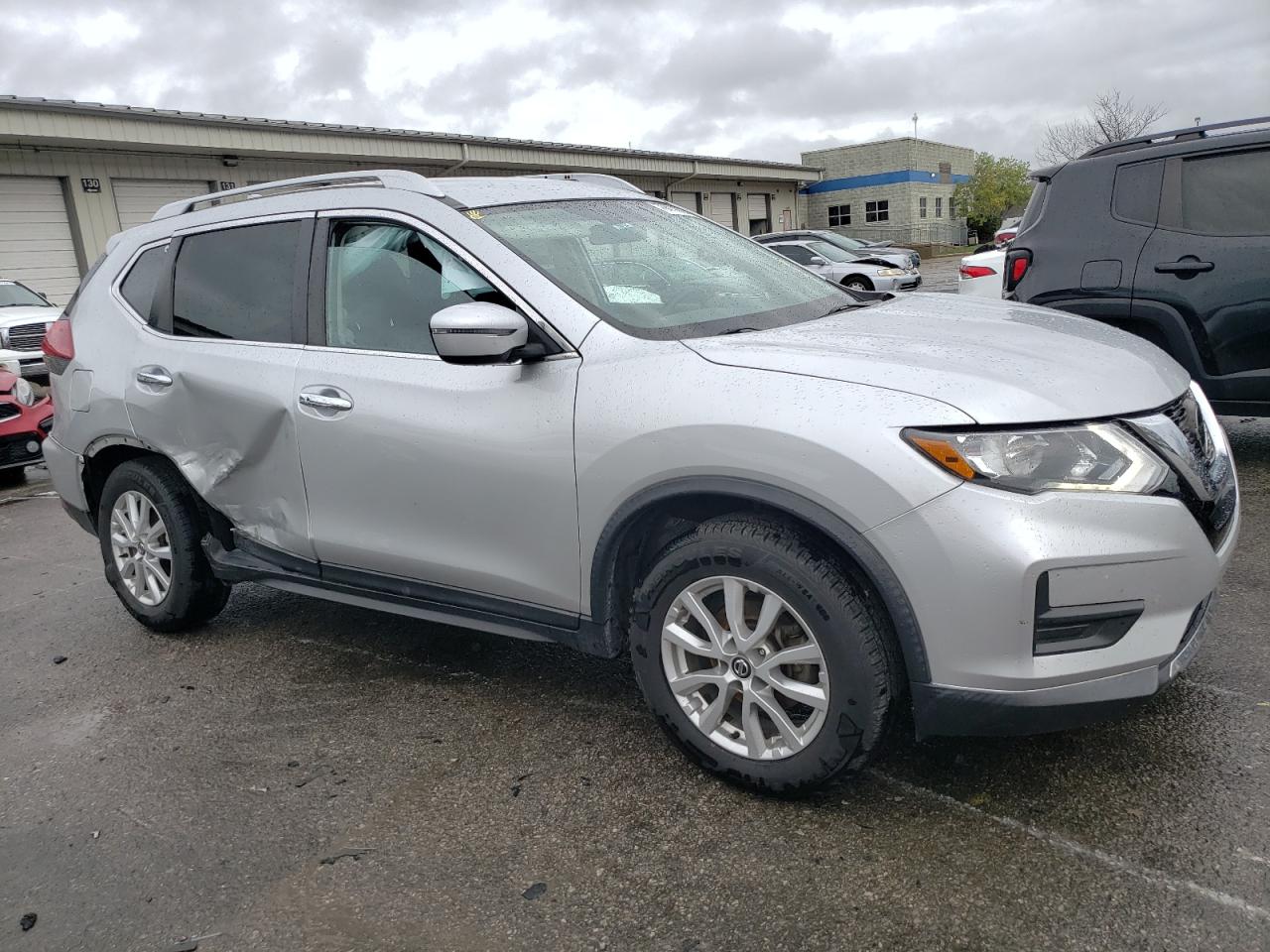 2018 Nissan Rogue - Image 4