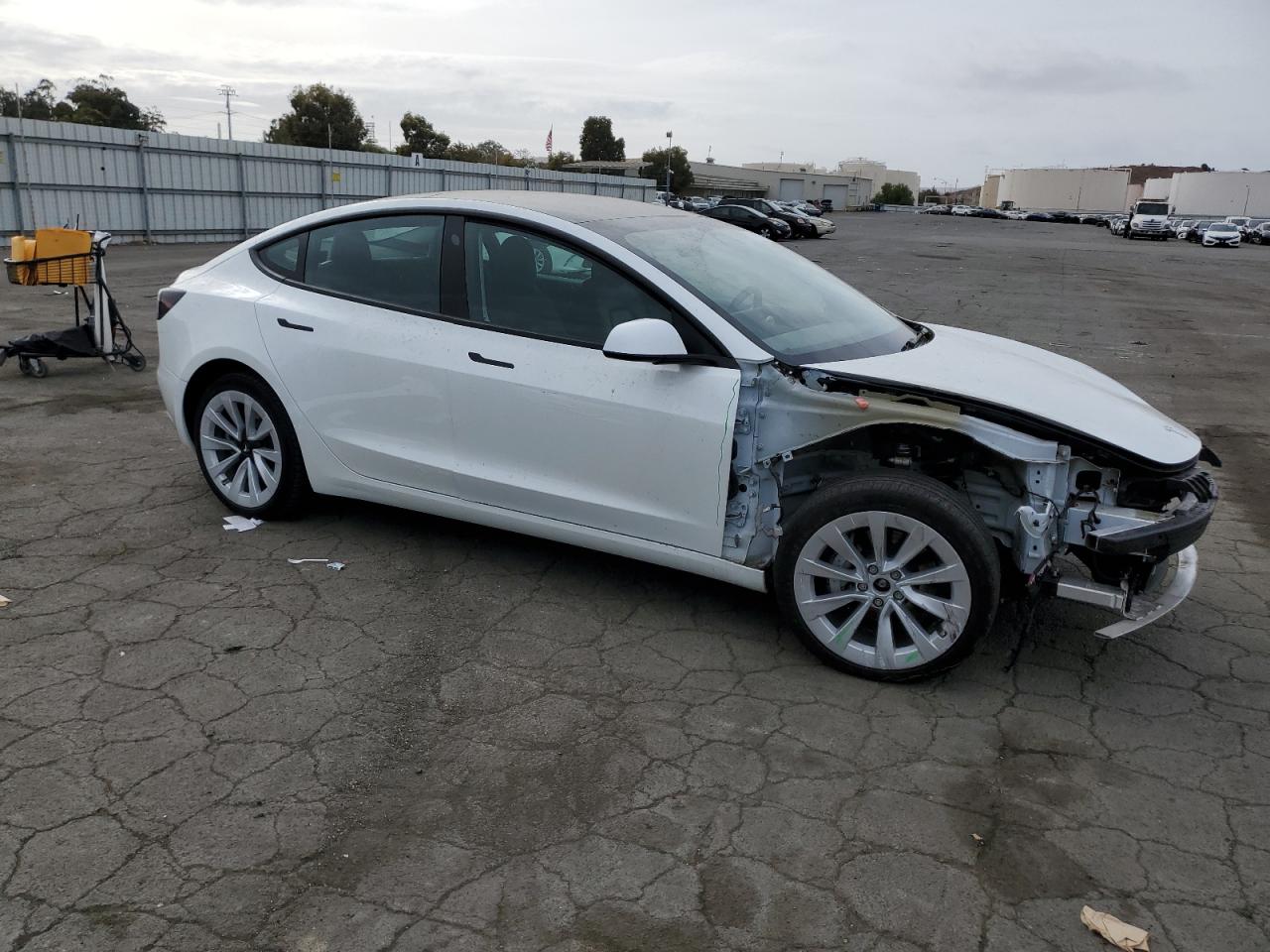 VIN 5YJ3E1EB8NF233891 2022 TESLA MODEL 3 no.4