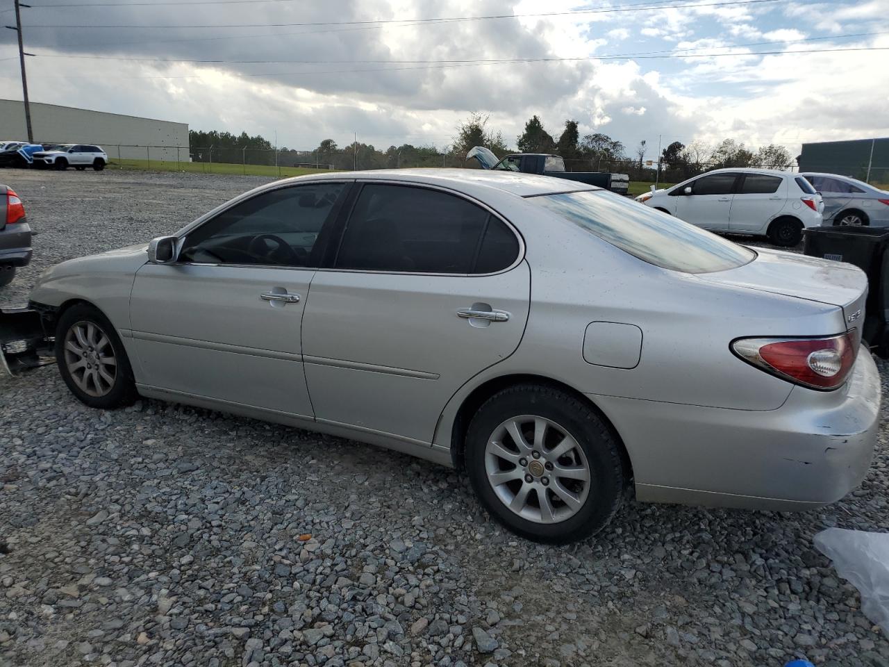 2002 Lexus ES - Image 2