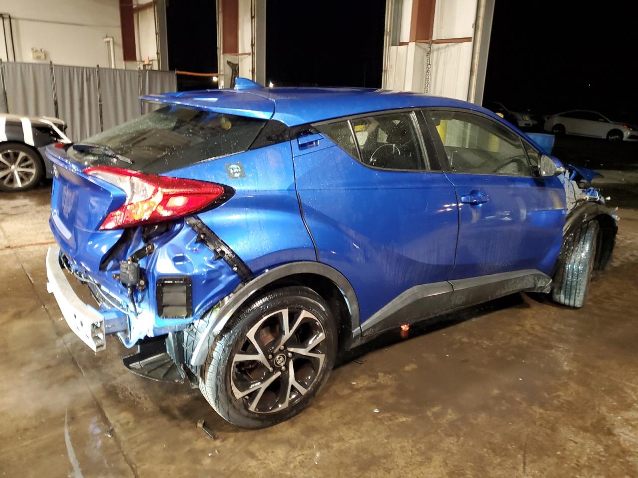 VIN NMTKHMBX9JR008145 2018 TOYOTA C-HR no.3