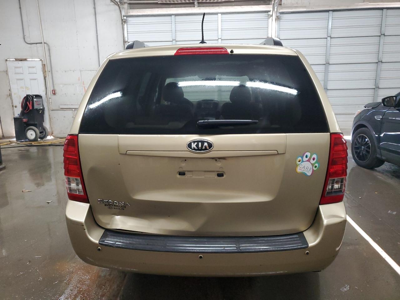 2011 Kia Sedona Lx VIN: KNDMG4C7XB6409183 Lot: 81138704