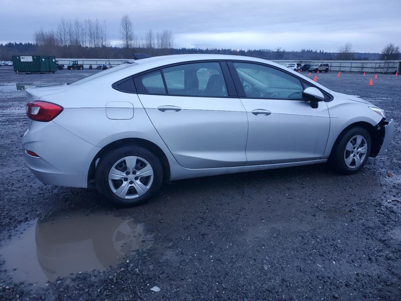 2018 Chevrolet Cruze - Image 3