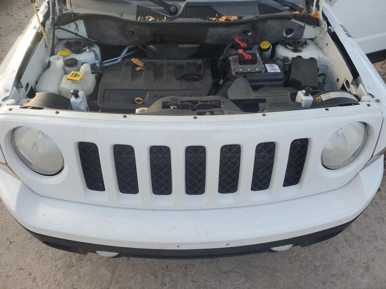 2012 Jeep Liberty (Patriot) - Image 12