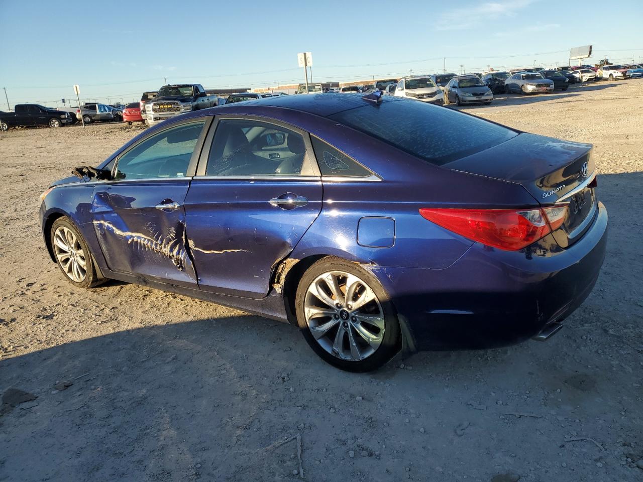 2012 Hyundai Sonata - Image 2