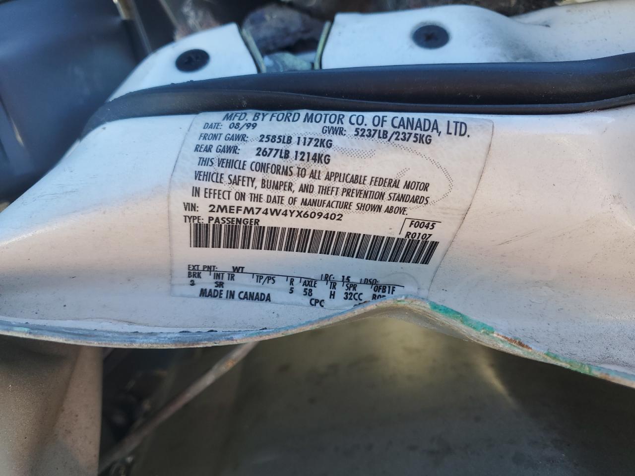 2000 Mercury Grand Marquis Gs VIN: 2MEFM74W4YX609402 Lot: 81341414