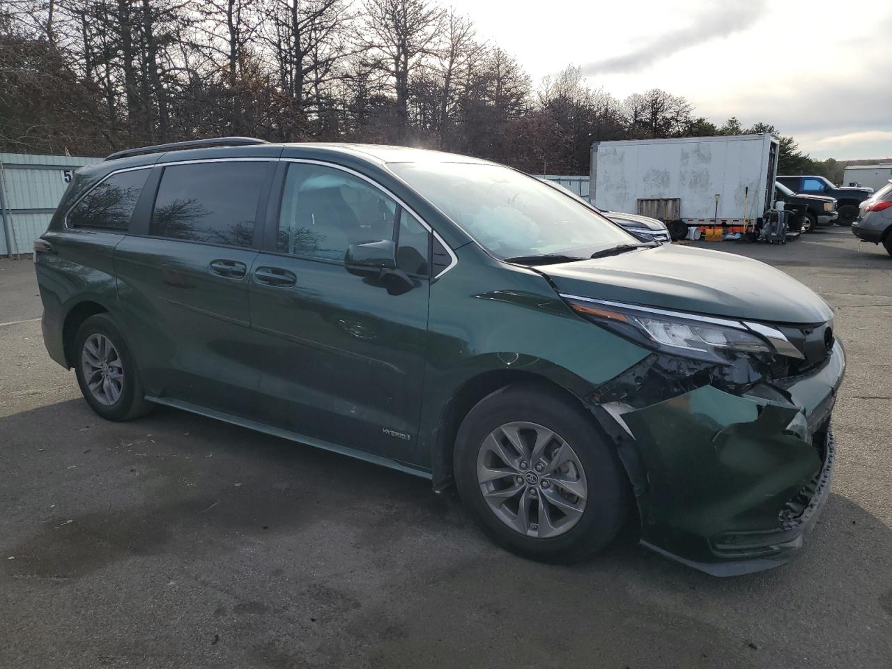 2021 Toyota Sienna - Image 4