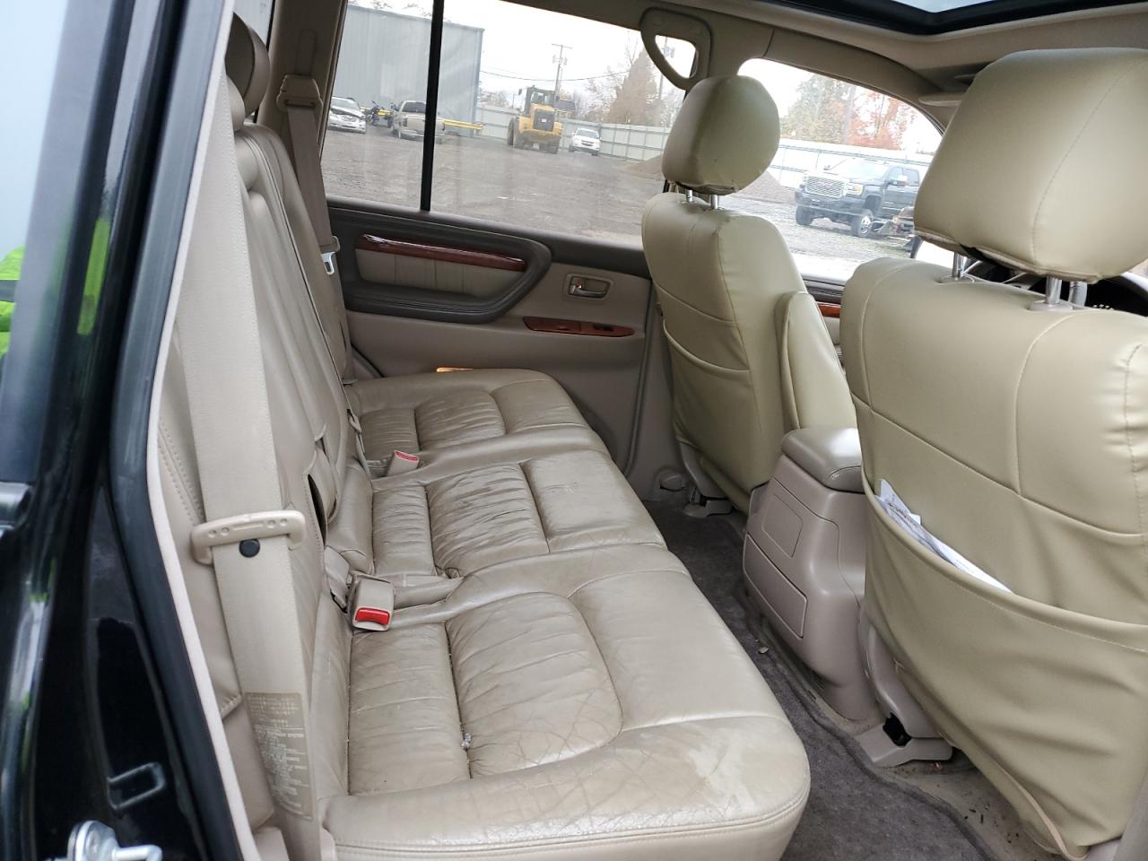 1999 Lexus LX - Image 10