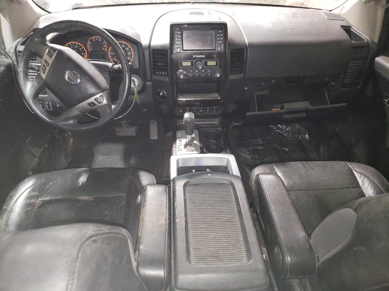 2014 Nissan Titan - Image 8