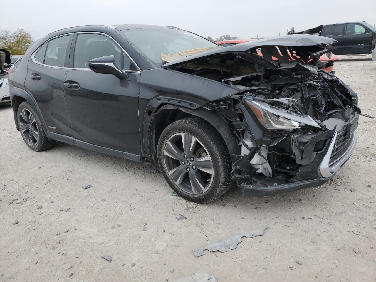 VIN JTHU9JBH6K2012739 2019 LEXUS UX 250H no.4