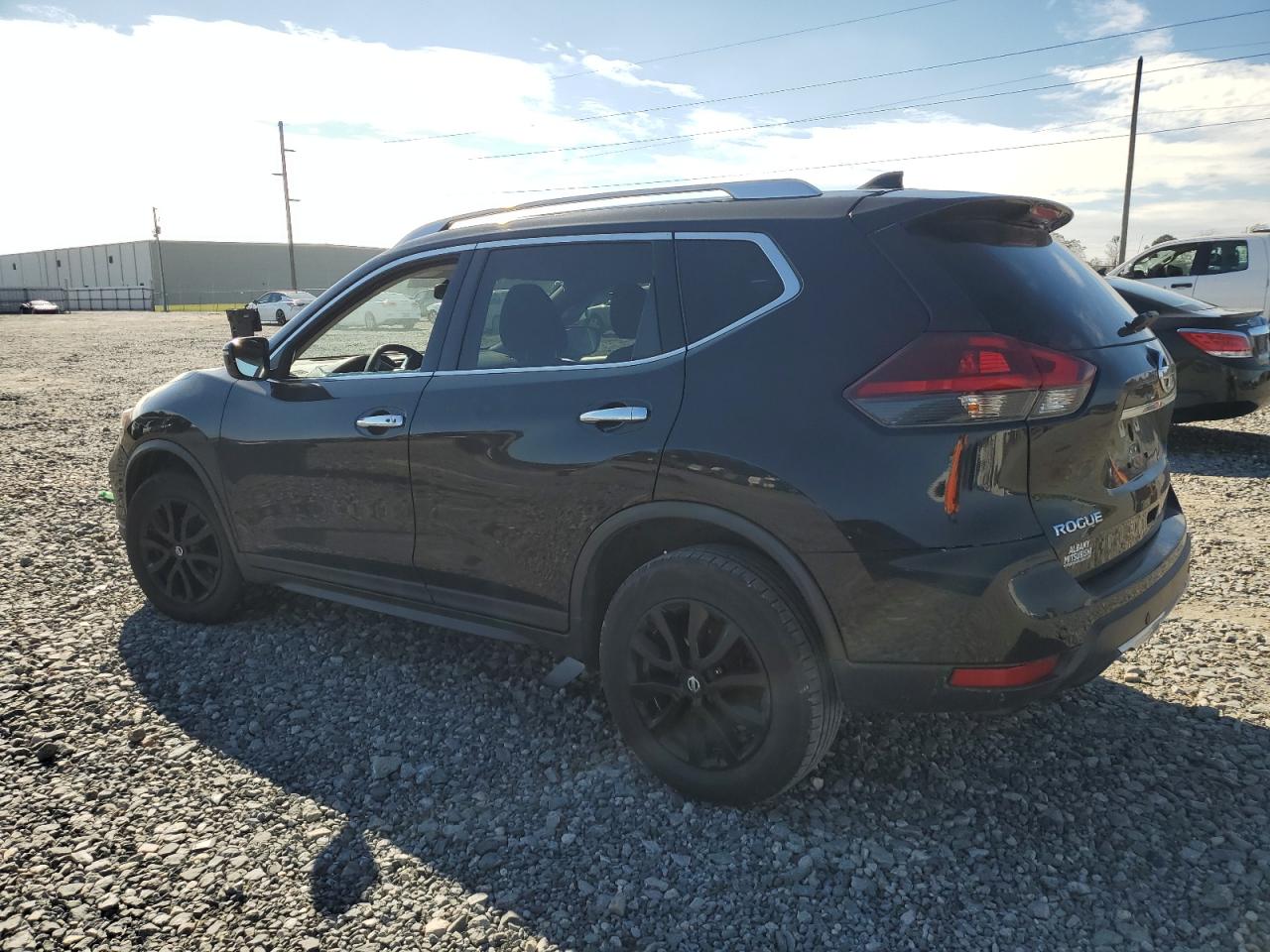 2020 Nissan Rogue - Image 2