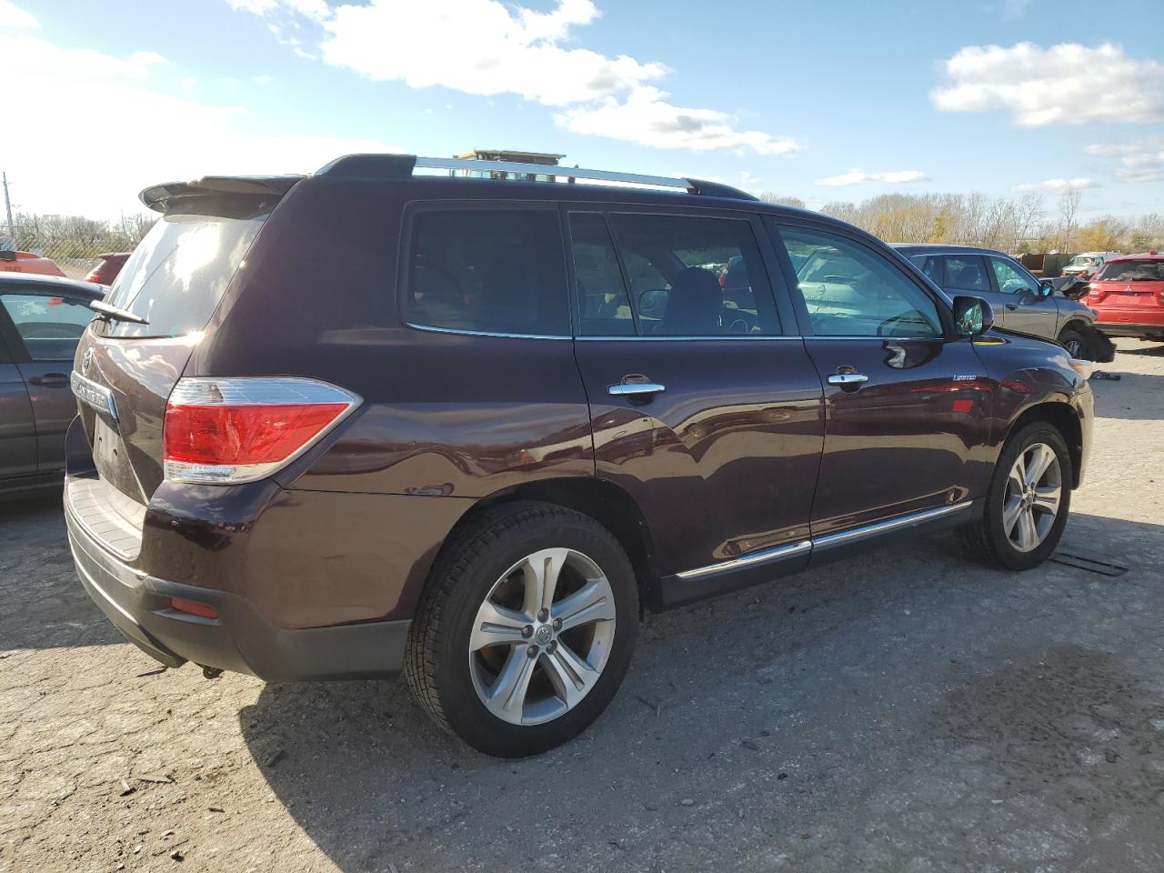 2012 Toyota Highlander - Image 3