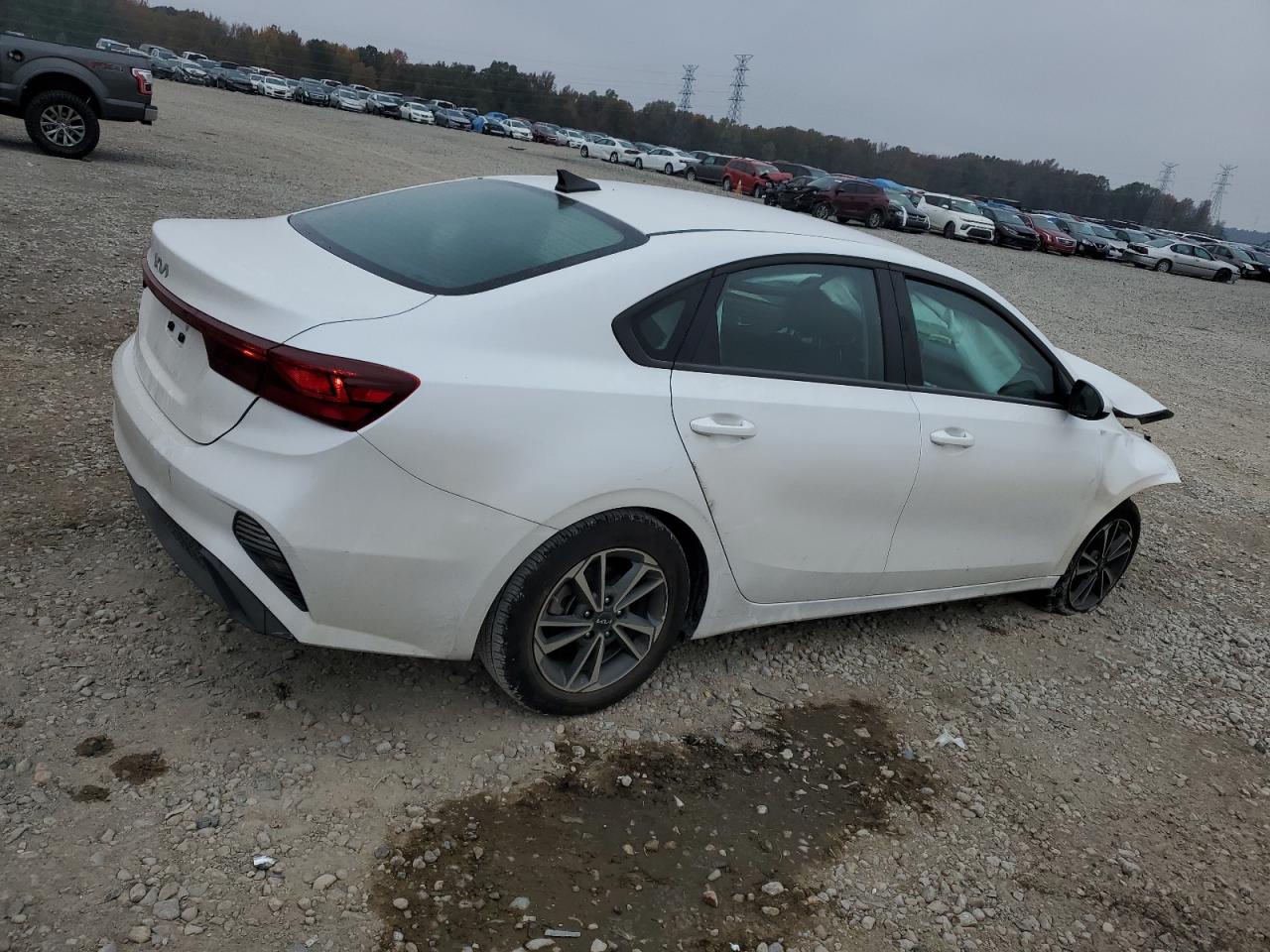 2024 Kia Forte - Image 3