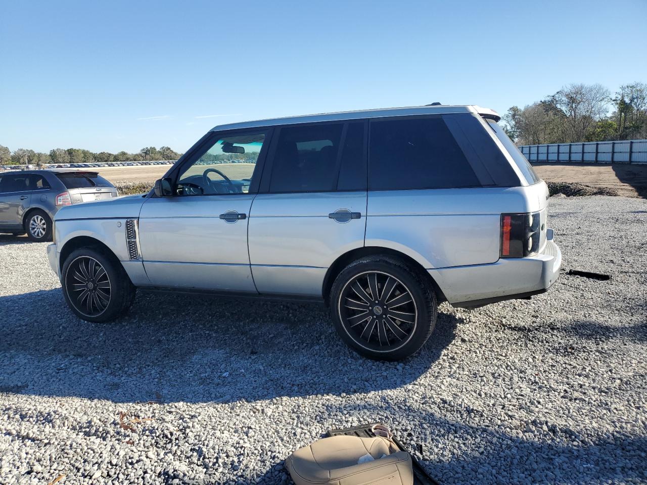 2008 Land Rover Range Rover - Image 2
