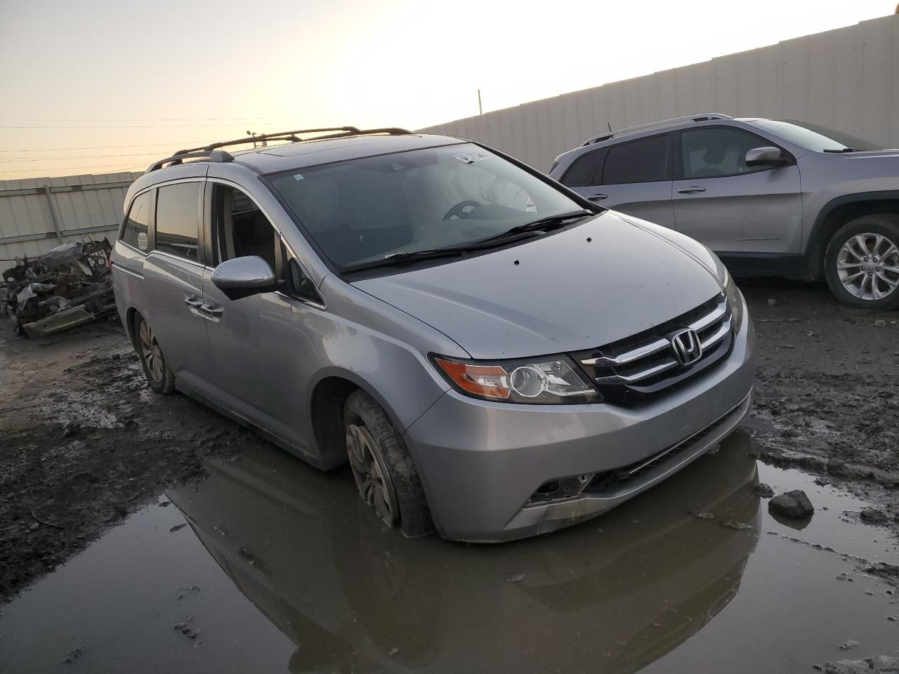2015 Honda Odyssey - Image 4