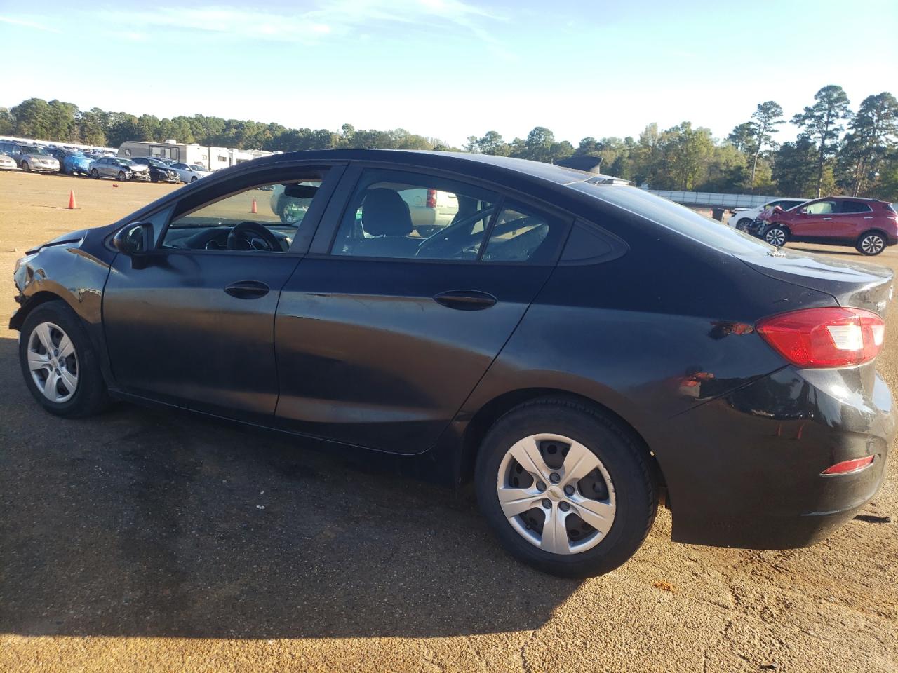 2018 Chevrolet Cruze - Image 2