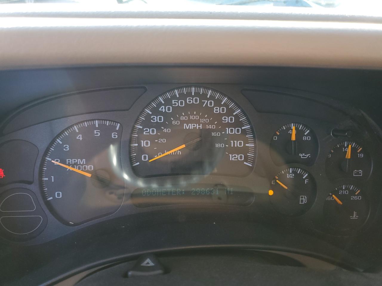 2005 Chevrolet Silverado C1500 VIN: 2GCEC13T051167477 Lot: 82250234