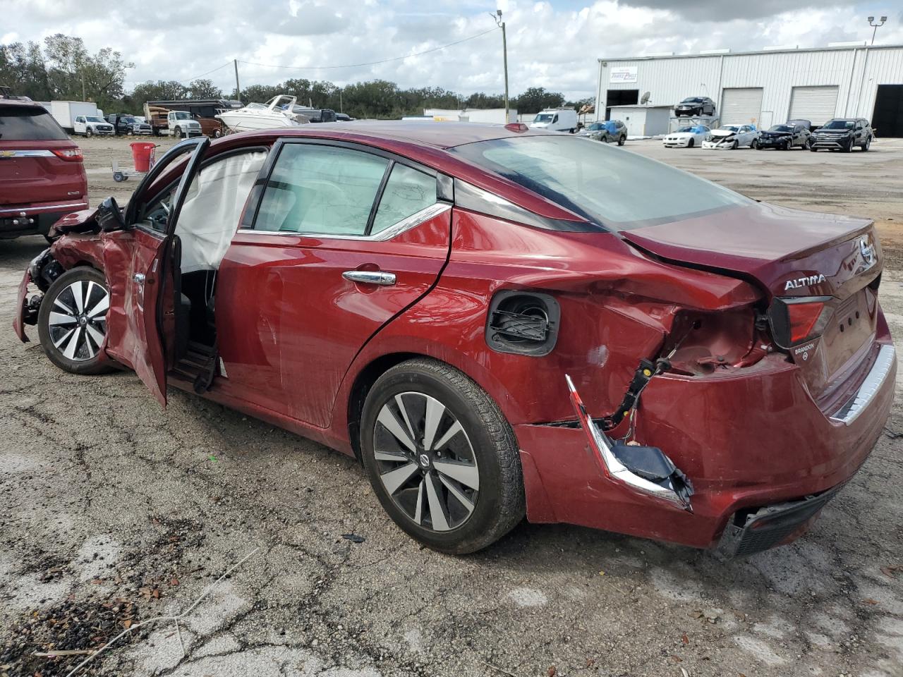 2021 Nissan Altima - Image 2