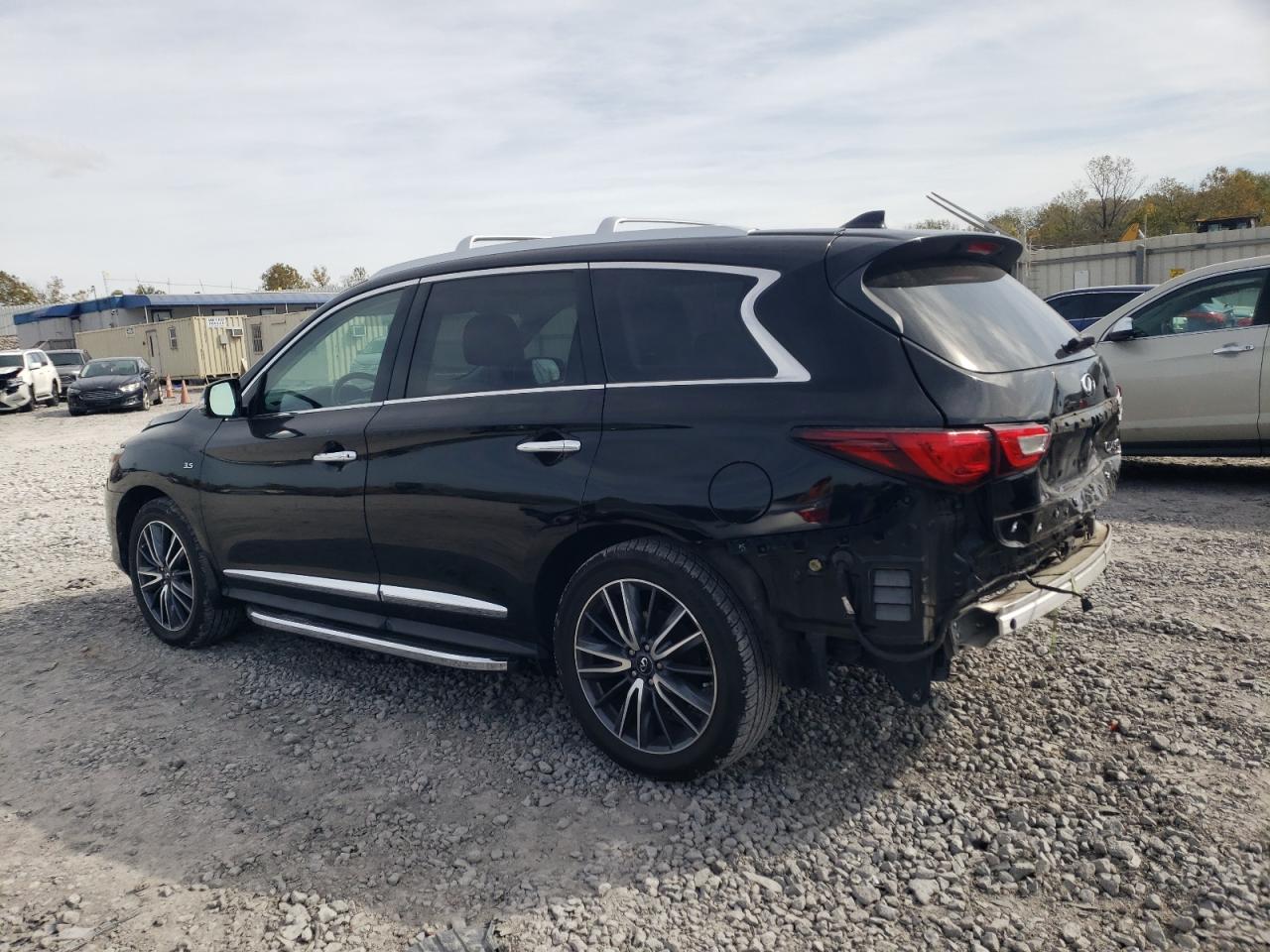 2018 Infiniti QX60 - Image 2