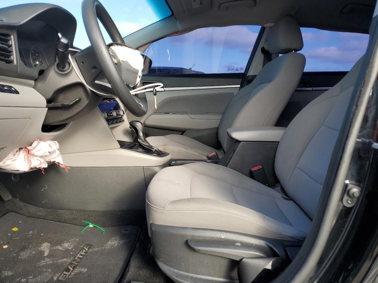 2020 Hyundai Elantra - Image 7