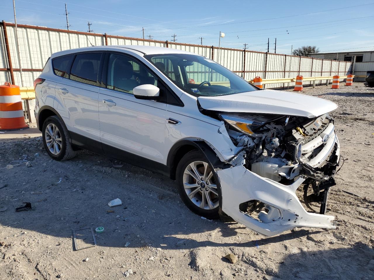 VIN 1FMCU0G93KUB33574 2019 FORD ESCAPE no.4