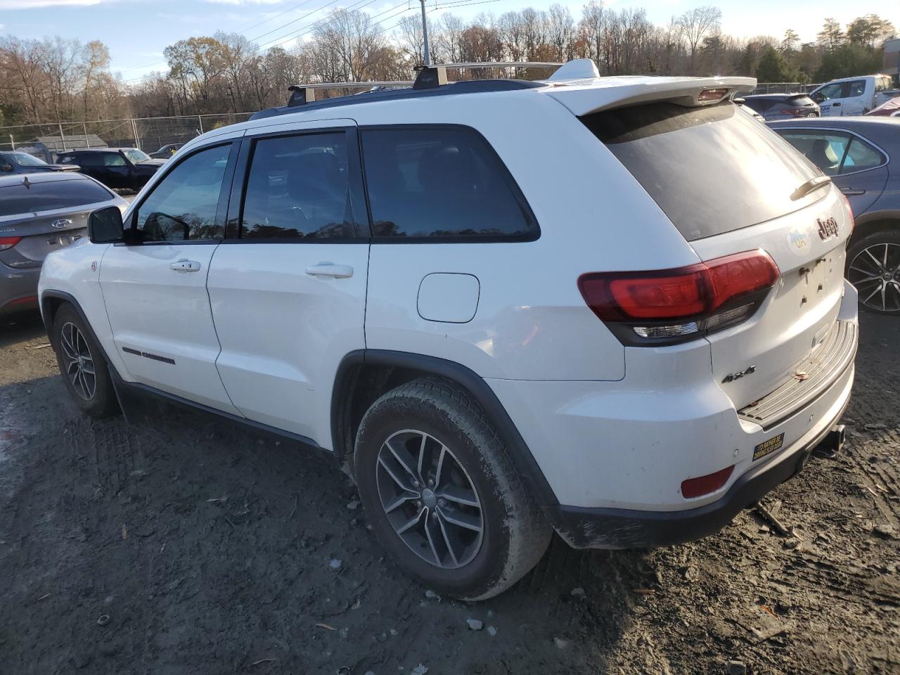 2017 Jeep Grand Cherokee - Image 2